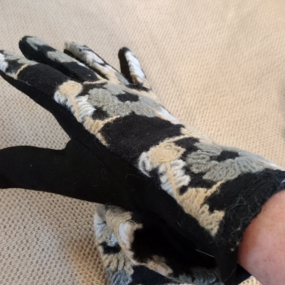 2 Chic gloves - Picture 3 of 3